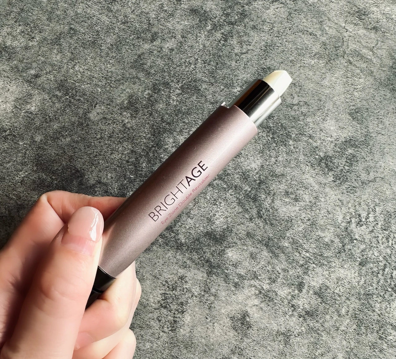 脱!目もと老け!2in1目もと用スティック【ブライトエイジ アイゾーン ダブルリバイタライザー】_3