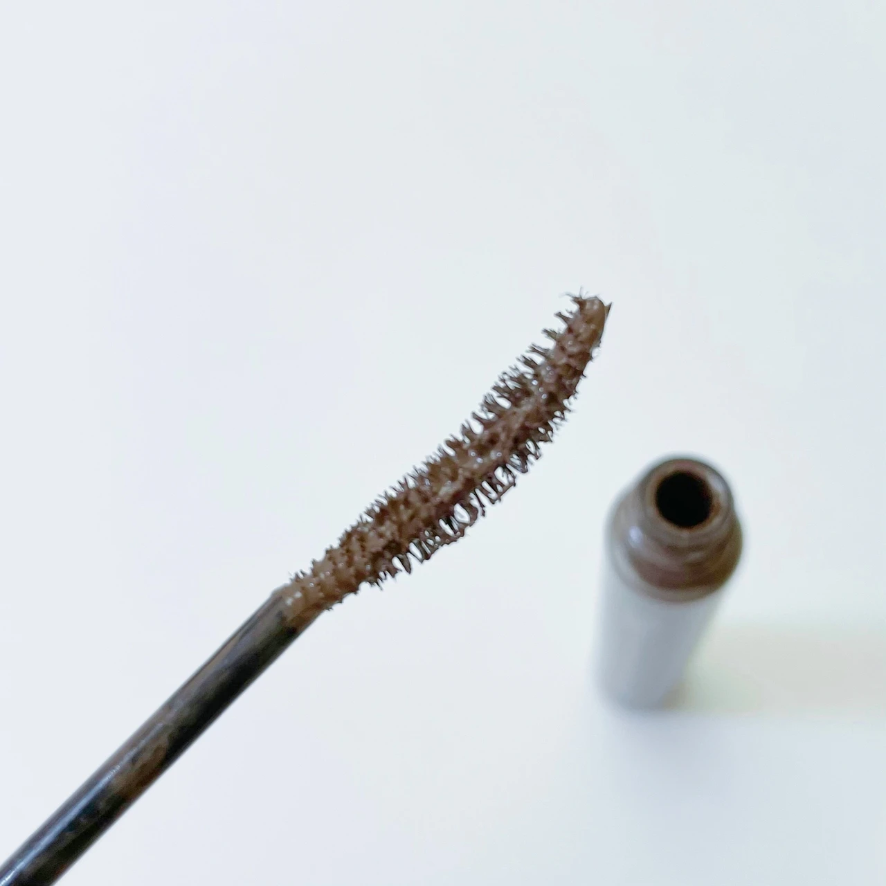 10/9発売の新色コスメスウォッチ[ディーアップ パーフェクトエクステンションマスカラ for カール マロングレージュ]_2