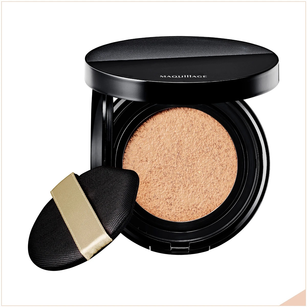 ドラマティックエッセンスクッション グロウ SPF50+・PA++++ 全3色 ￥3520（ケース別売り￥1100）／マキアージュ