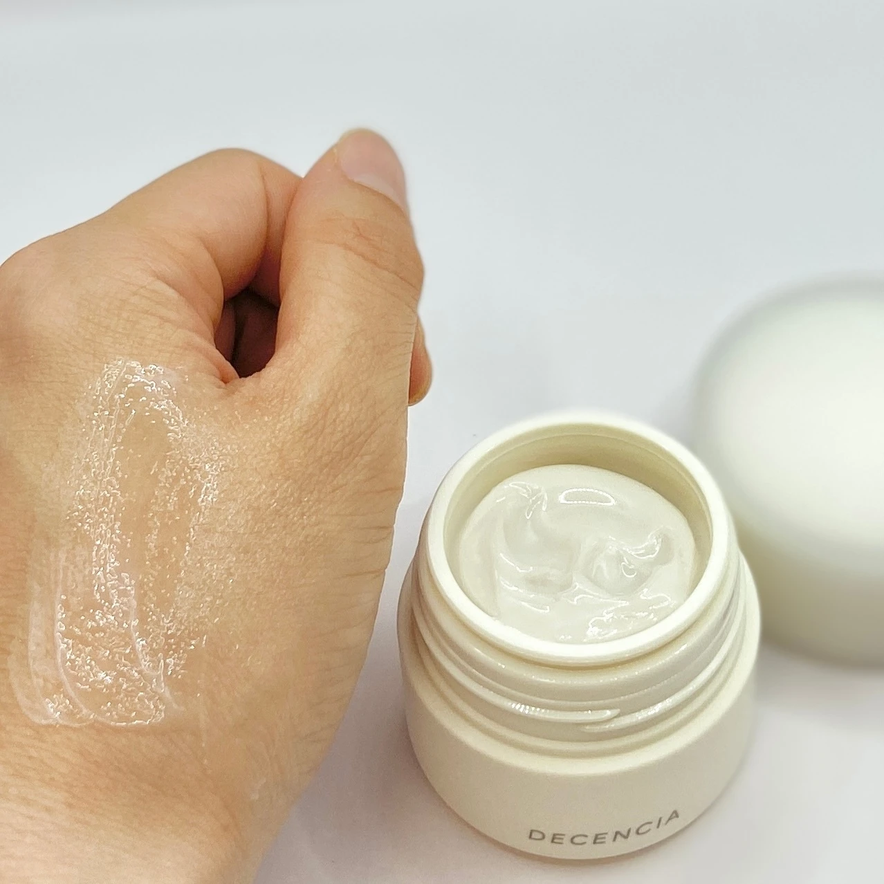 「肌のお手本」となるクリームをのせるという新発想！_3_2