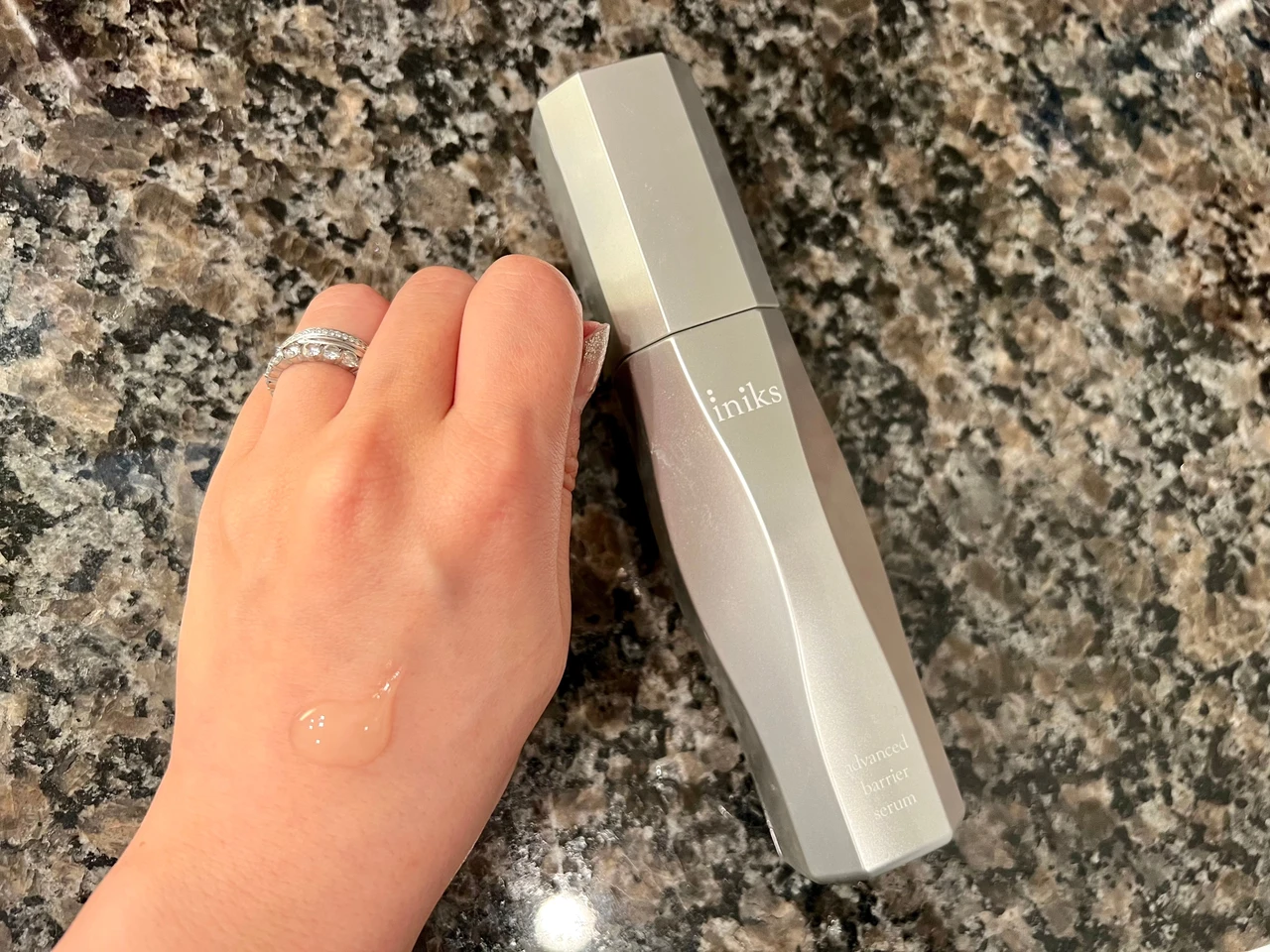 【イニクス】たっぷり使いたくなる敏感肌用美容液!_2