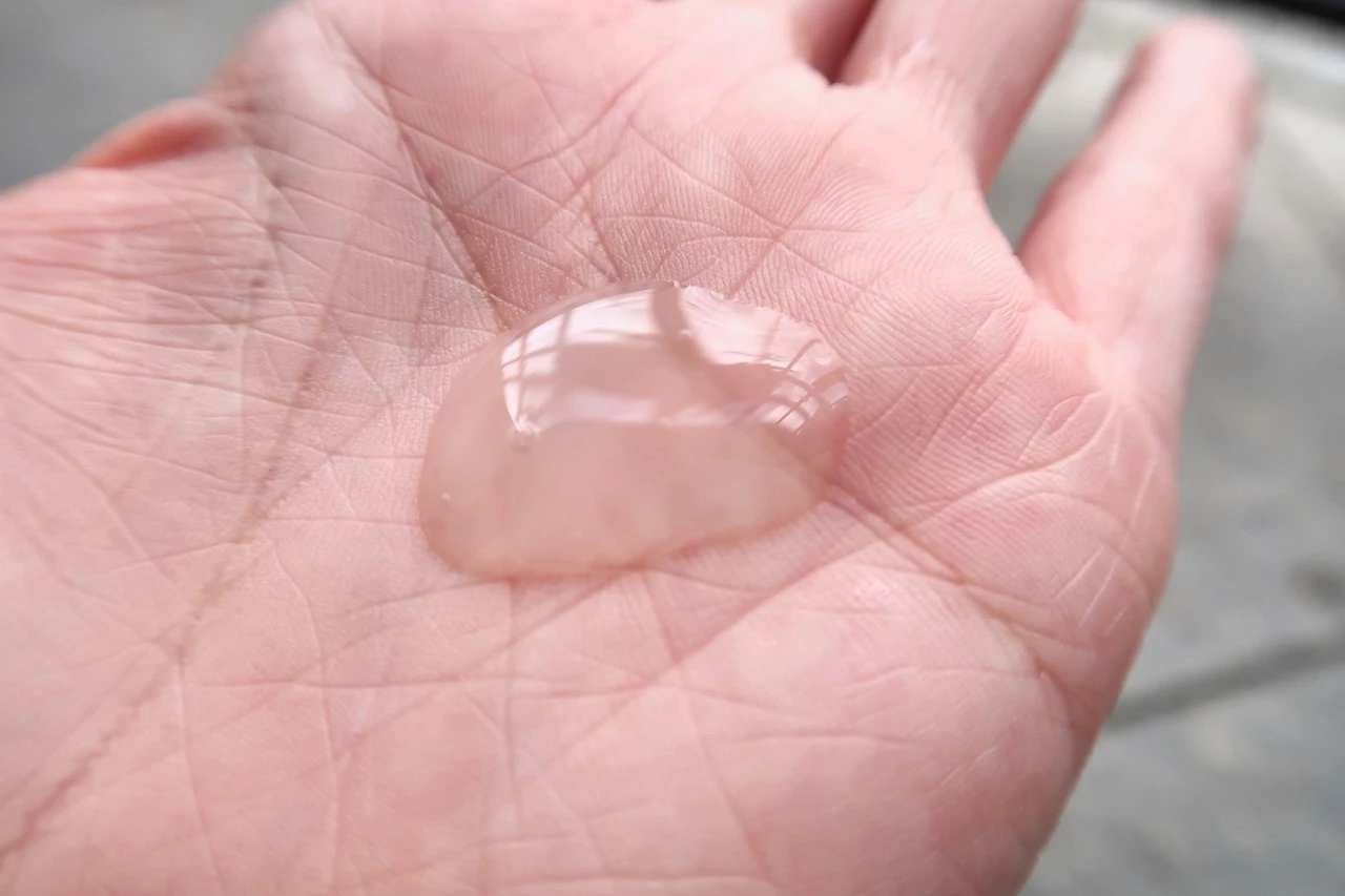 【2022年9月28日(木)発売！年齢敏感肌のためのバリアエイジングケア♡弾むようなハリつや肌へ】iniks アドバンスバリア セラム(敏感肌用美容液)_2_2