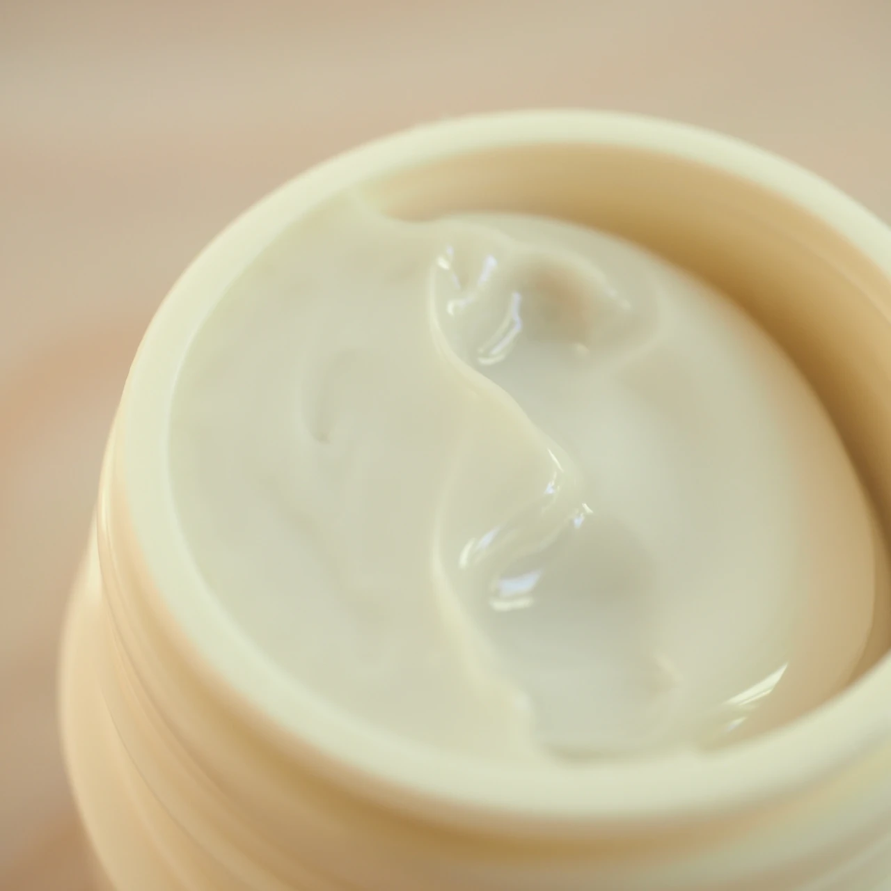 【DECENCIA(ディセンシア)】大人のゆらぎ肌におすすめ！ "角層サイエンス”に基づいた新作美白美容液とクリームをレビュー！_5_1