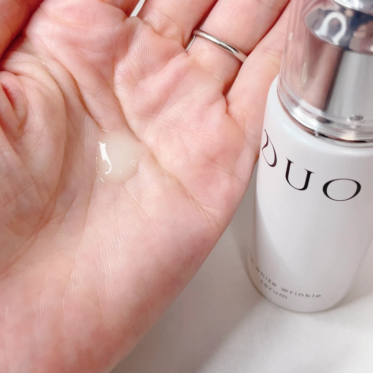 【デュオ ザ 薬用美白リンクルセラム】テクスチャー