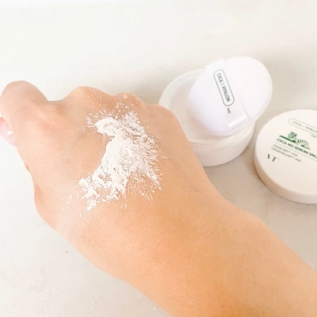 【韓国コスメ】VT CICA ノーセバム マイルドパウダー　オイリー肌＆敏感肌＆メンズ肌などすべての肌タイプ使用OK！髪やボディにも使える万能パウダーに注目！_3_1