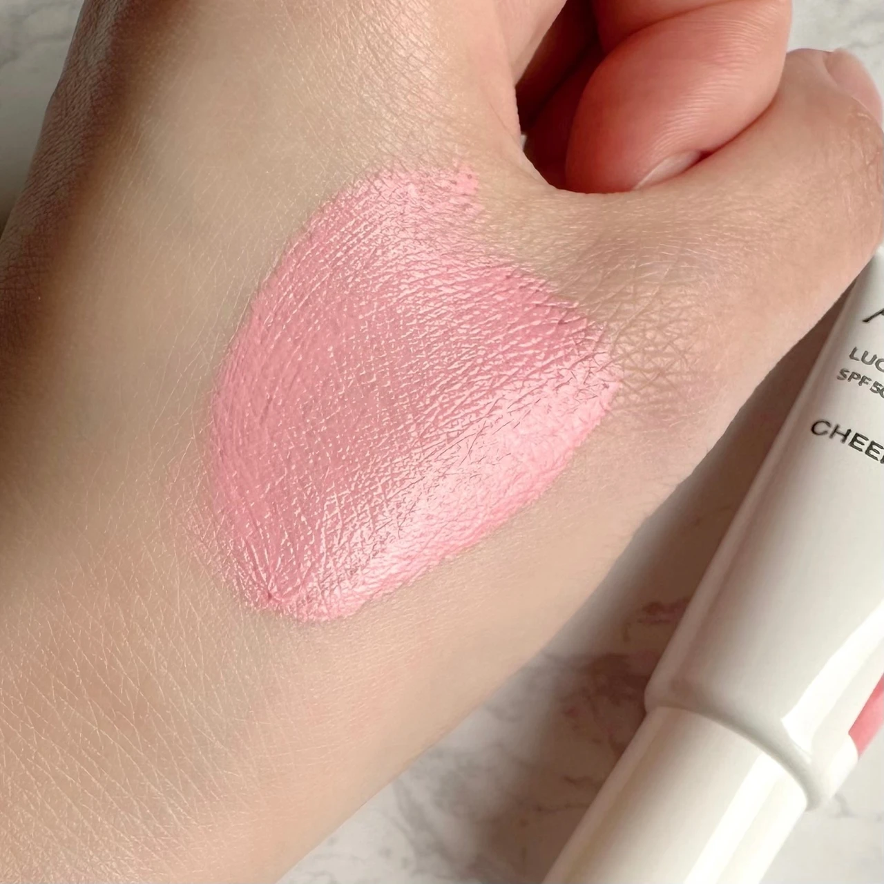 日焼け止め スキンケア コスメ 手