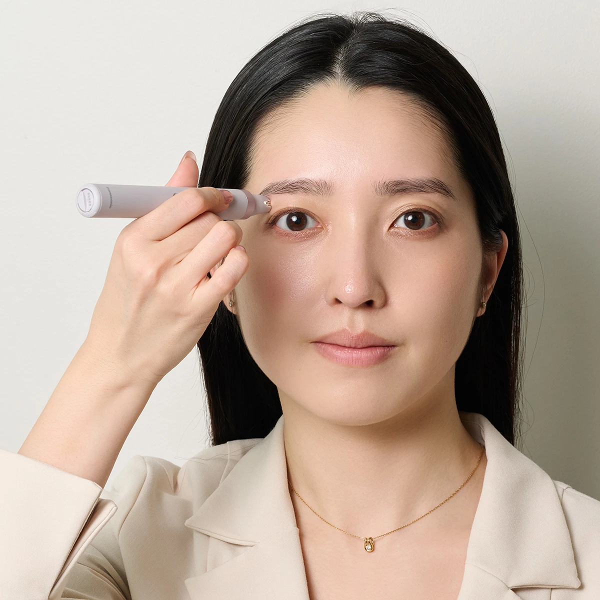 パナソニック　アイブロウ スムースピック　眉毛ケア　電動眉毛抜き　マキアインフルエンサーMoeさん