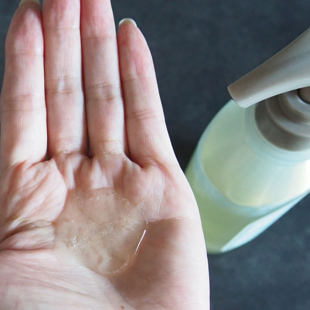 「マイブースターズ インシルク ブースターシャンプー」のテクスチャー