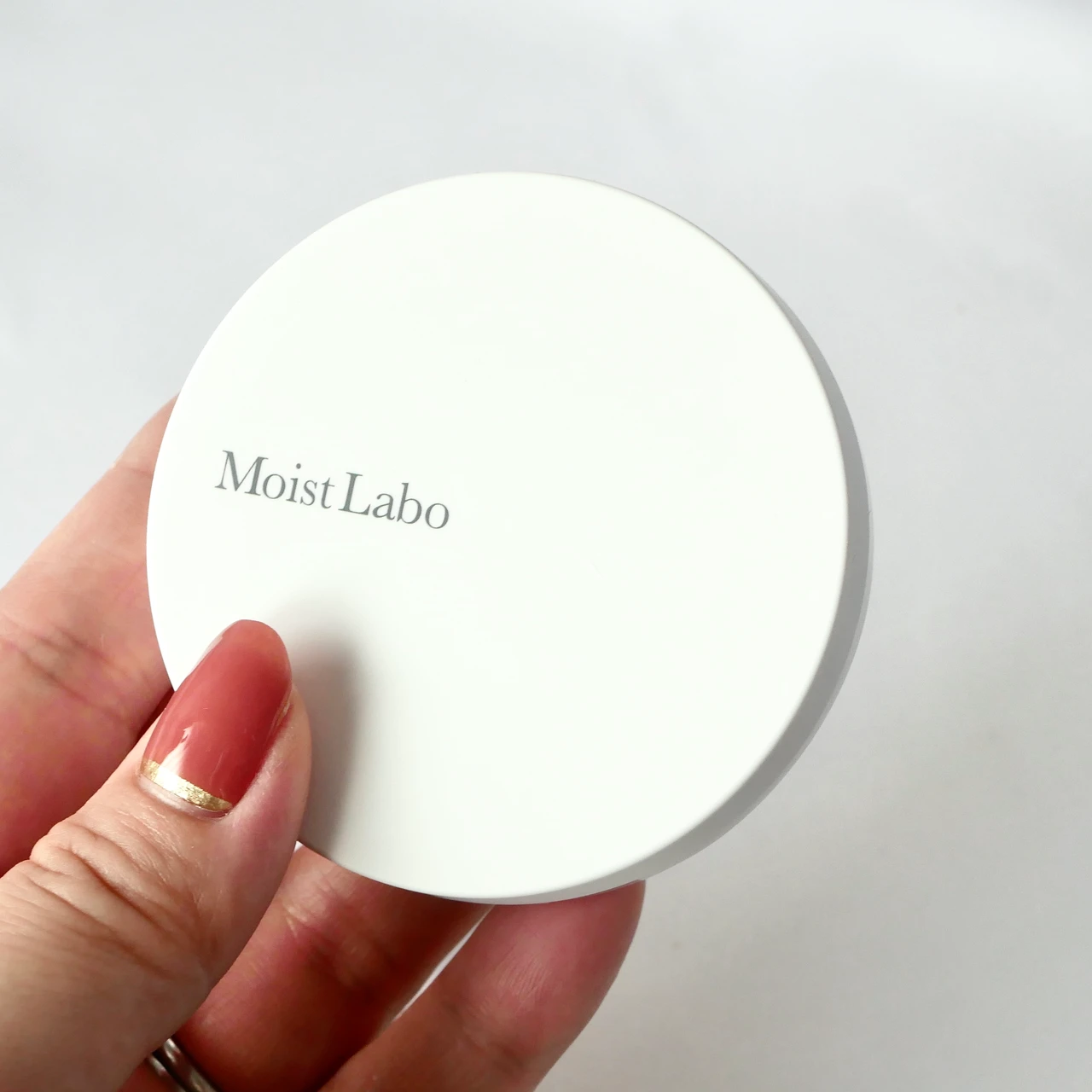 モイストラボ パウダレスフィット ファンデーション