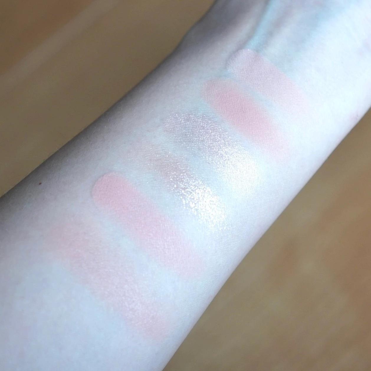 異なる3つの質感でワンランク上のメイクアップへ_3_2