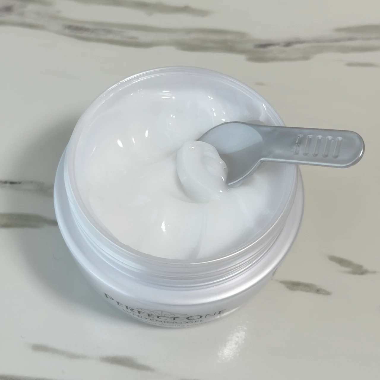 美白＆ブライトニングケアが叶う♡パーフェクトワン 薬用ホワイトニングジェル_2