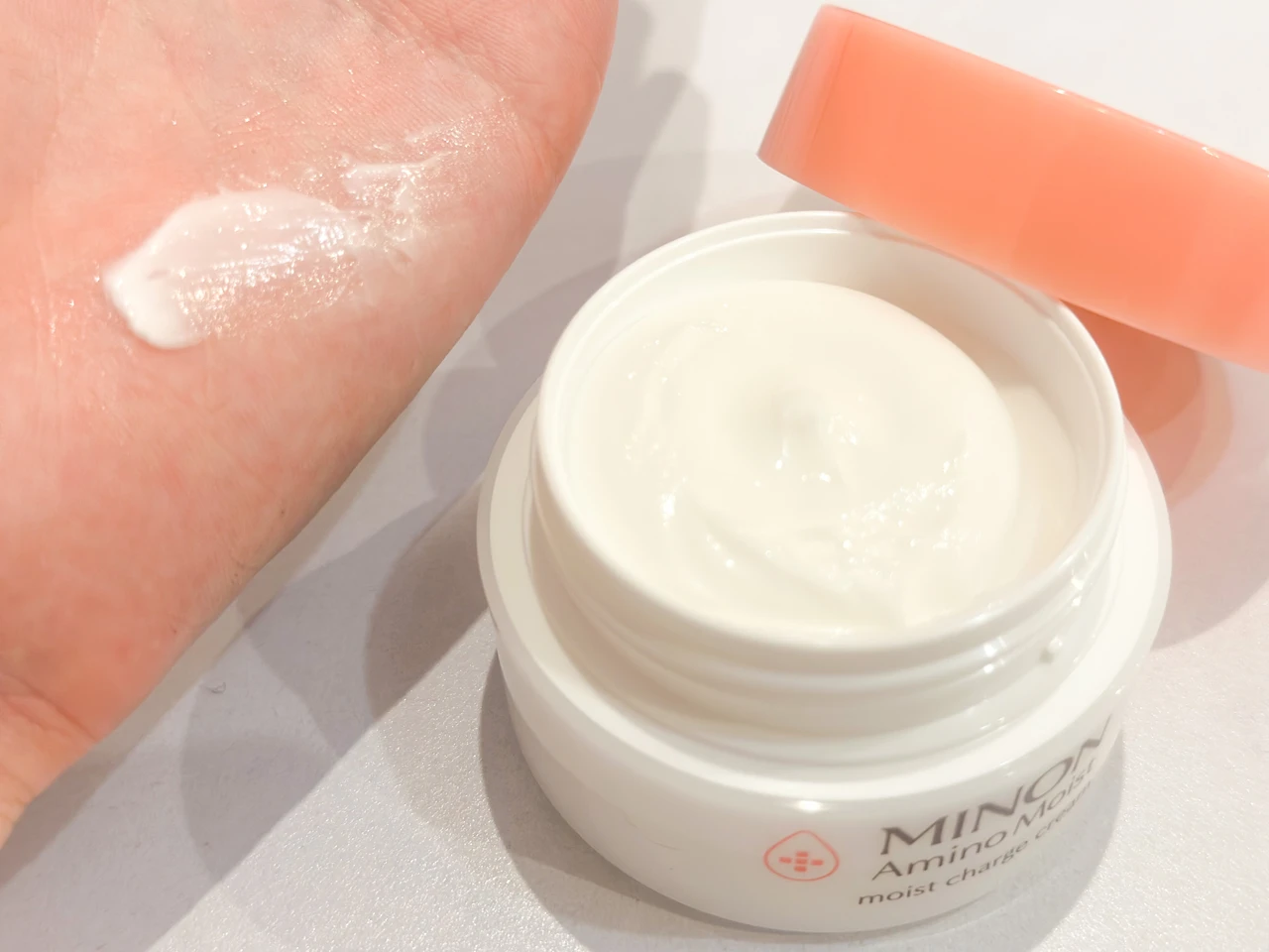 ミノン アミノモイスト モイストチャージ クリーム テクスチャー