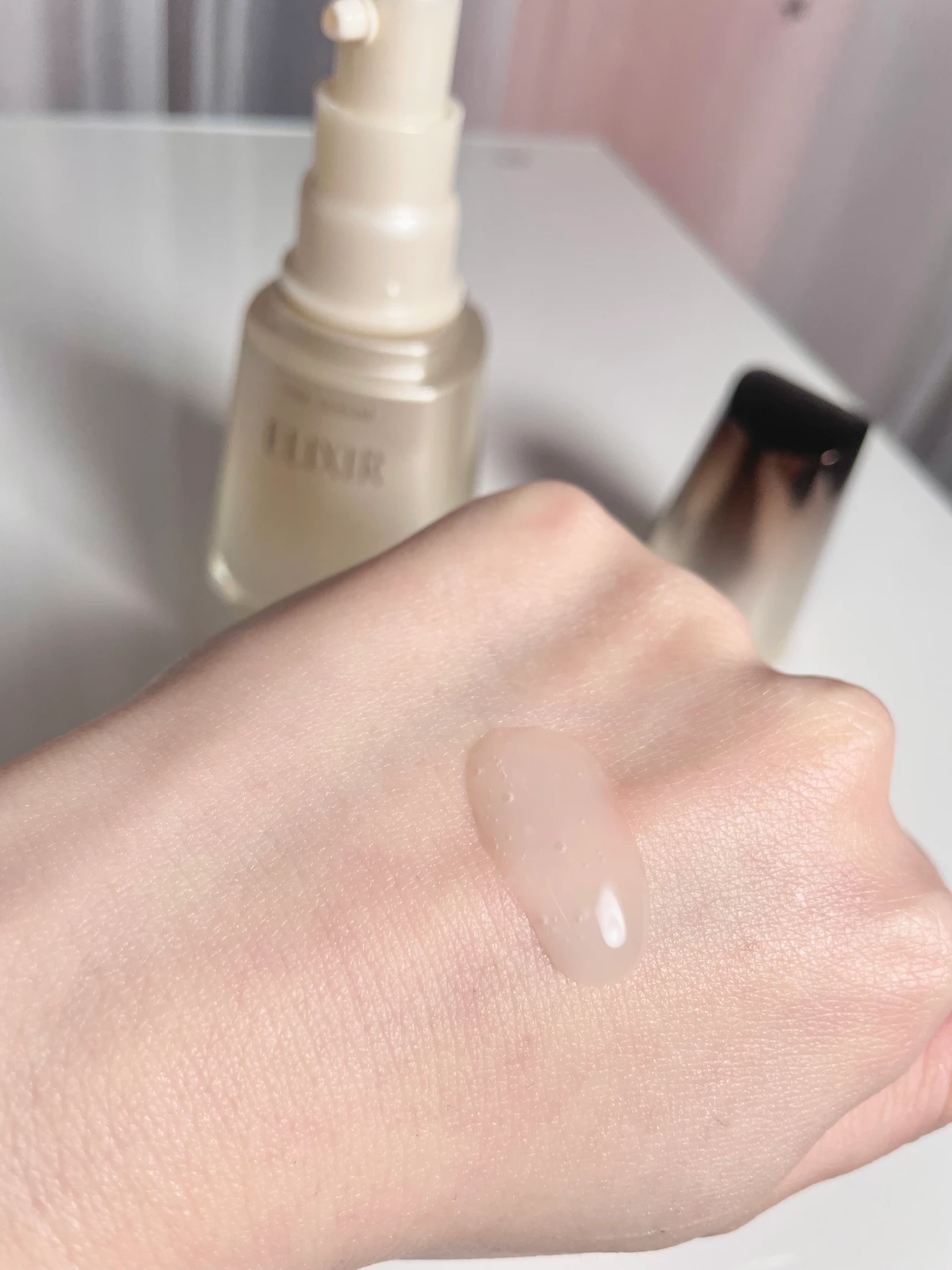 とろみのある美容液