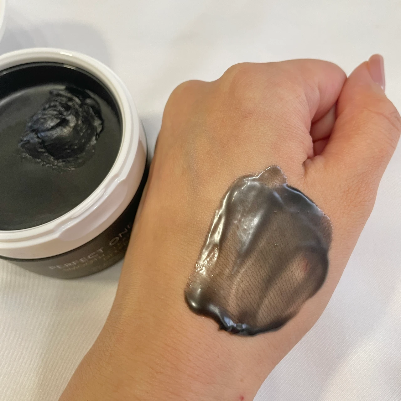 パーフェクトワンフォーカス　スムースクレンジングバーム　ディープブラック