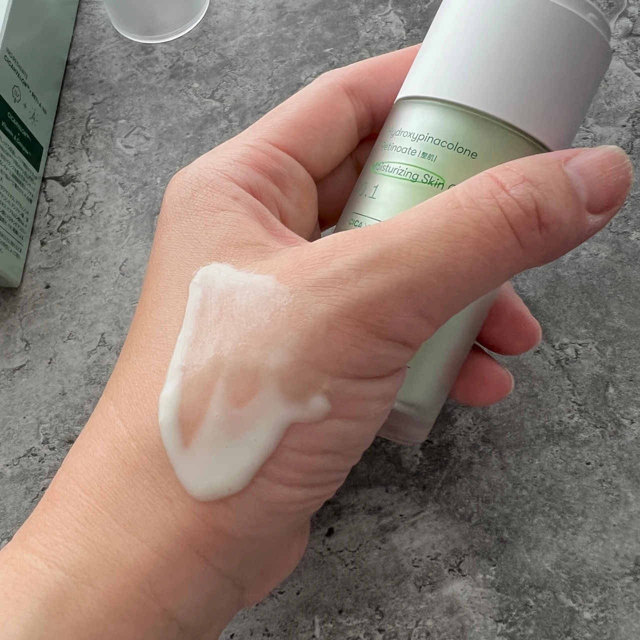 【次世代のシカレチノール】Wアプローチで毛穴レスなキメの整った肌へ!VT COSMETICS シカレチA エッセンス0.1【肌沈静・エイジングケア】_2