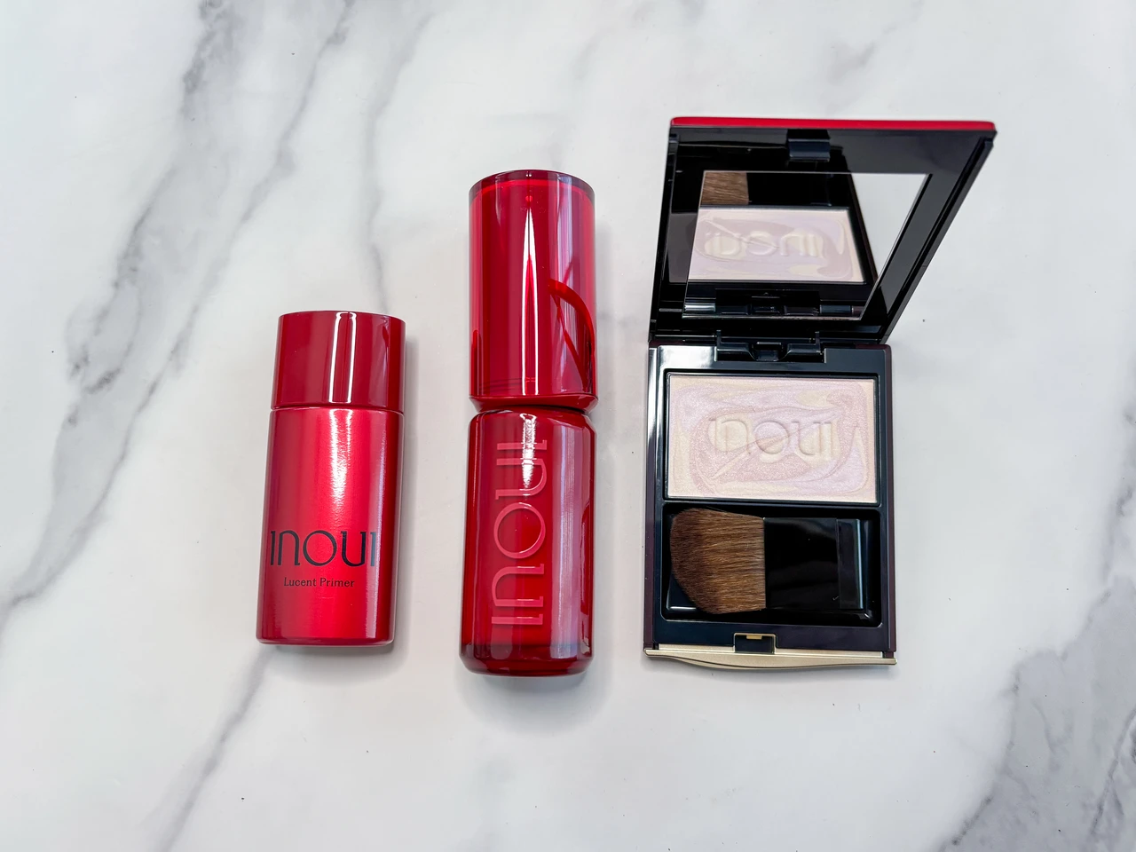 抜け感のあるツヤ肌のカギは“光”！インウイ新プレストパウダー×リキッドファンデでつくる大人のベースメイク術_4