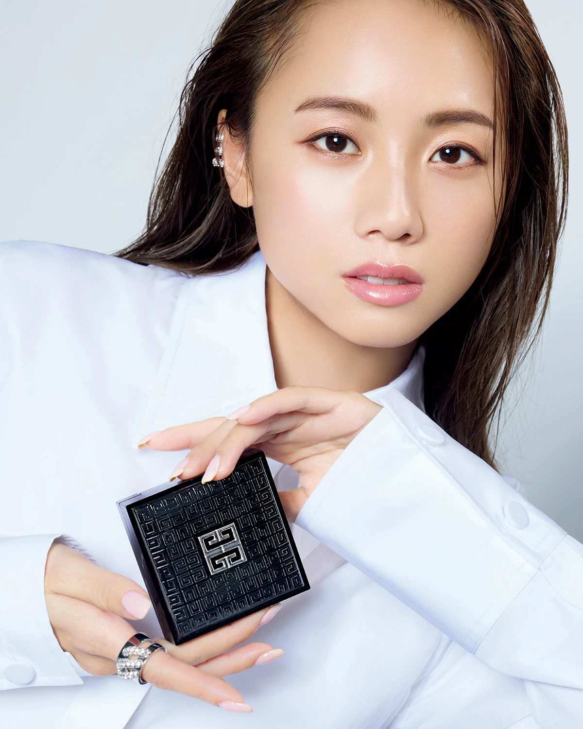 ジバンシイ パウダー クッションファンデ 伊原 葵