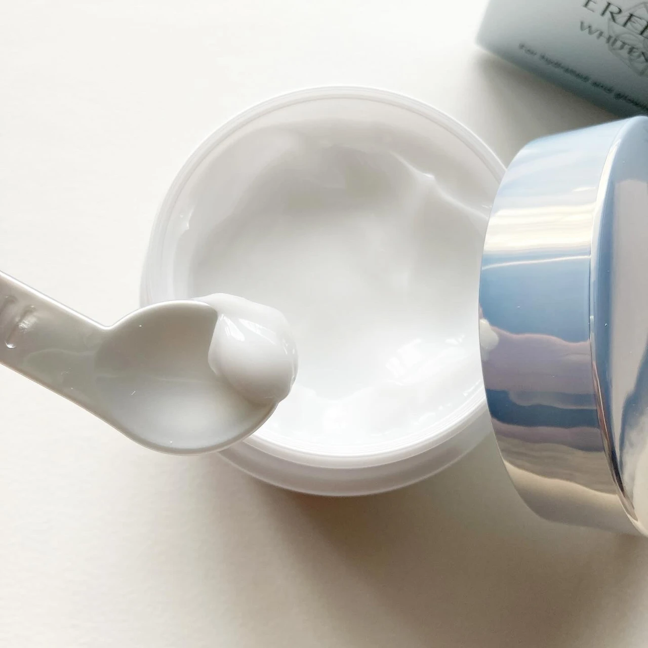 ブライトニングケアにもおすすめな【パーフェクトワン 薬用ホワイトニングジェル(医薬部外品)】!多機能オールインワンだから短時間で本格的なケアが可能♪_2