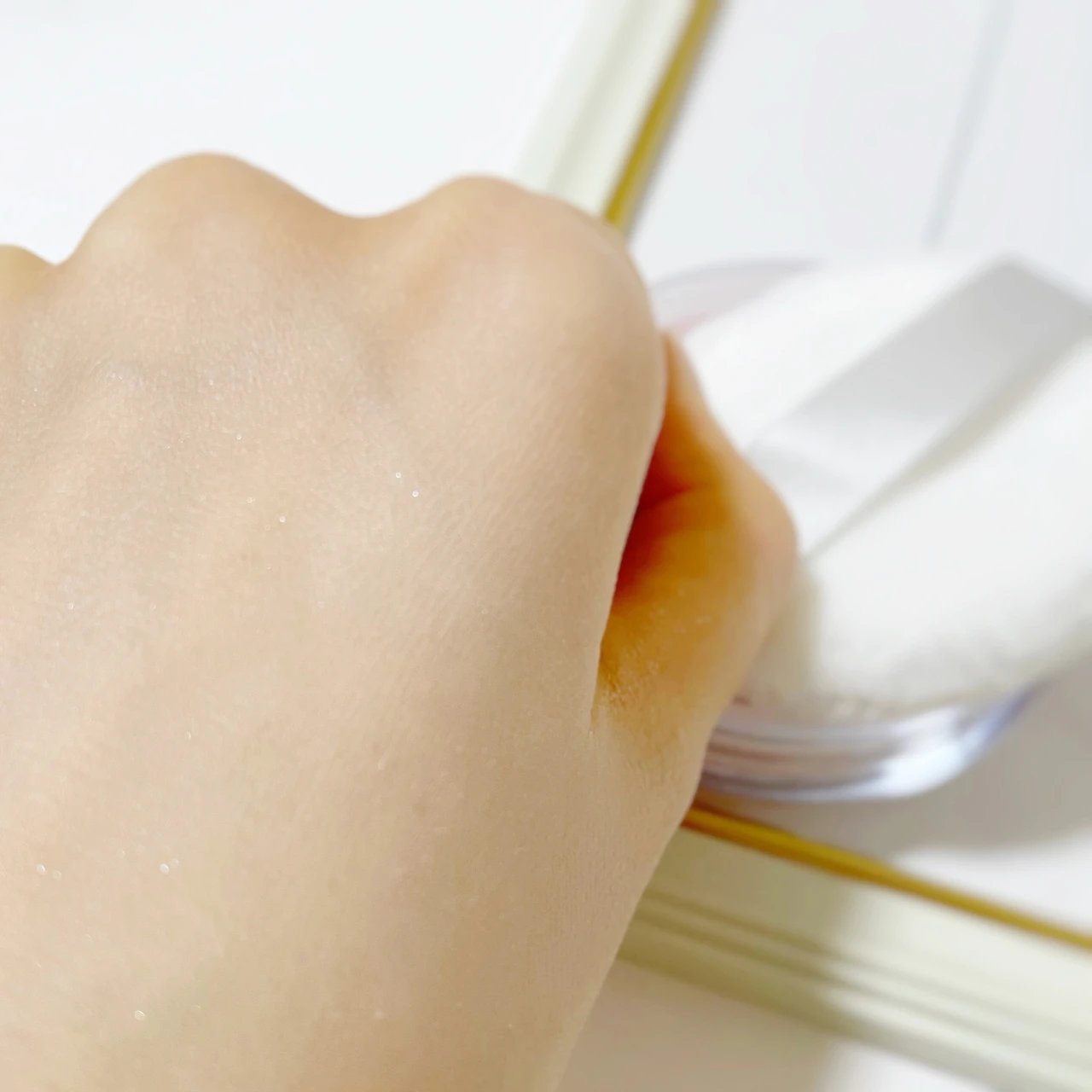 10/8登場[プリマヴィスタ ポアレスフィクサー]透明感ある印象に仕上げたいときはラベンダーカラー_3