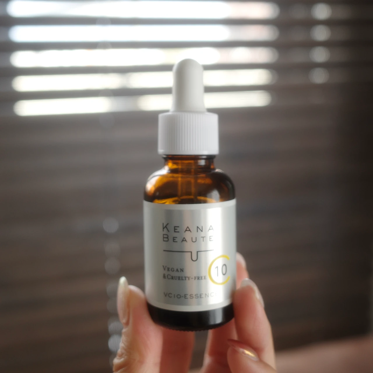 毛穴が気になる人に！【ケアナボーテ VC10濃美容液】を使ってみた正直な感想✨_2