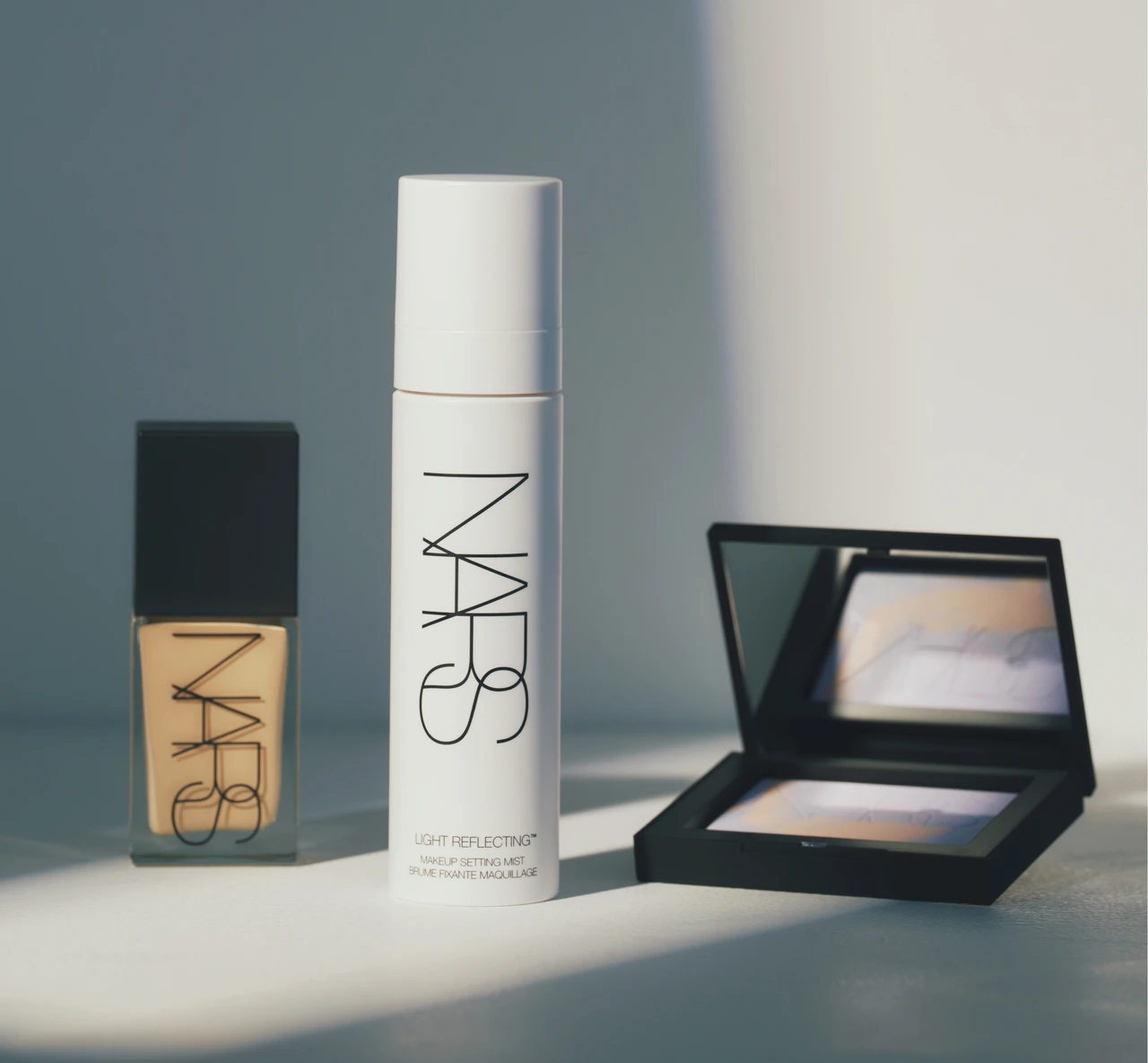 NARS ライトリフレクティング  ファンデーション トーンアップヴェール プリズマティックパウダー 