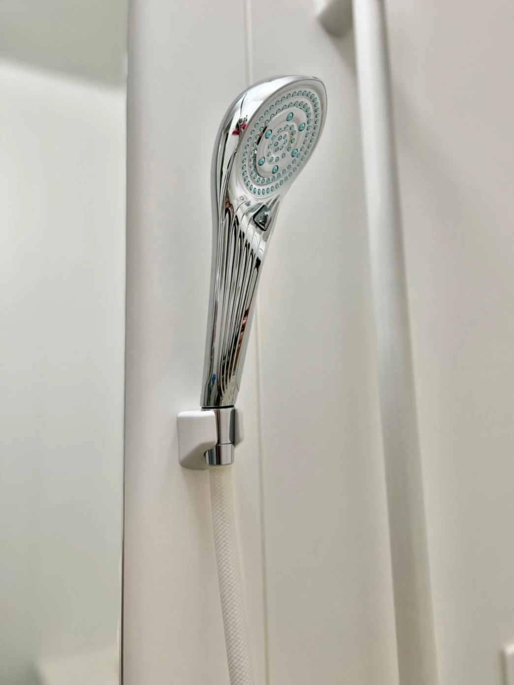 【シャワーヘッドを付け替えるだけ】リファファインバブル Sによる無意識美容で毎日のバスタイムを格上げ_6