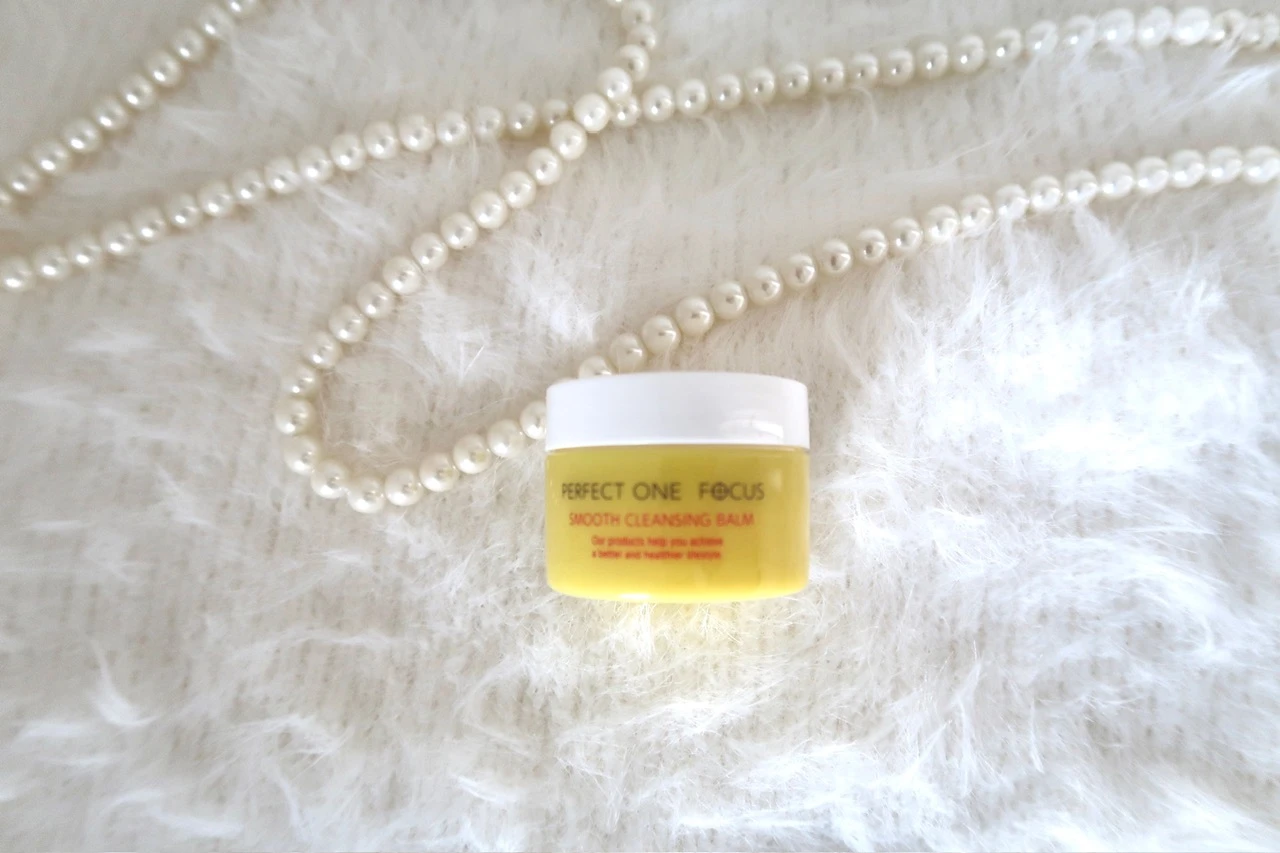 スムースクレンジングバームのパッケージ１