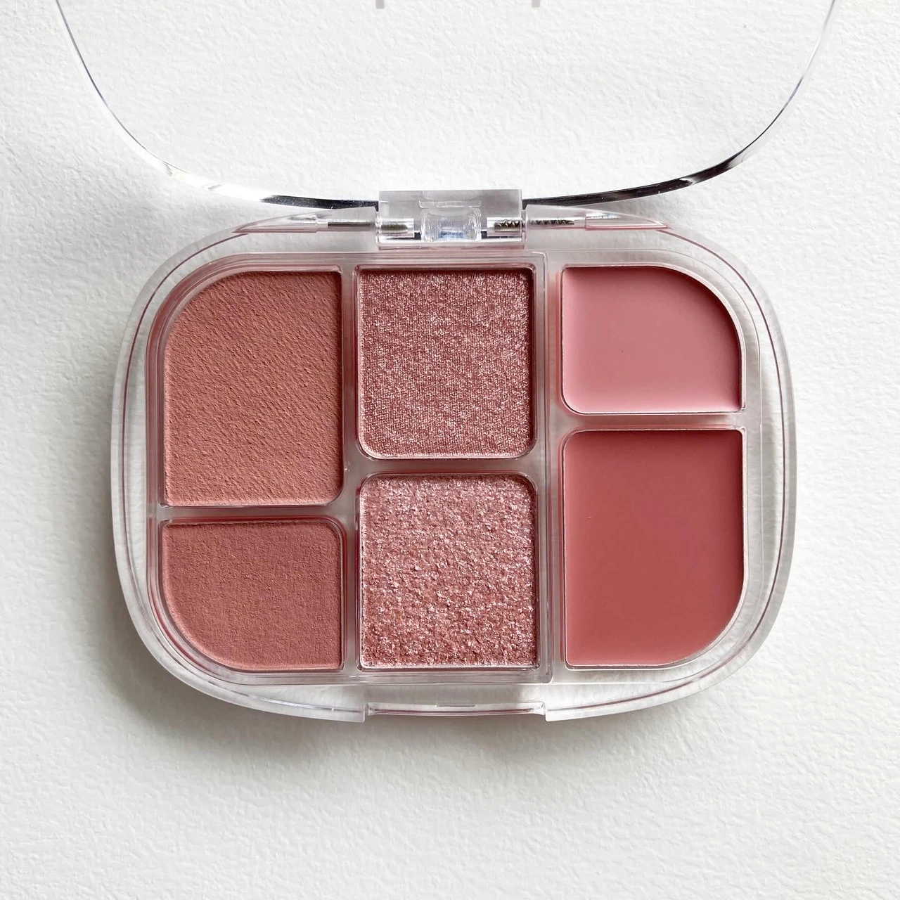 1つのパレットで統一感のあるメイクに！多機能＆ナチュ盛れ感が魅力のWAKEMAKE ソフトシアーマルチパレット♪_3_1