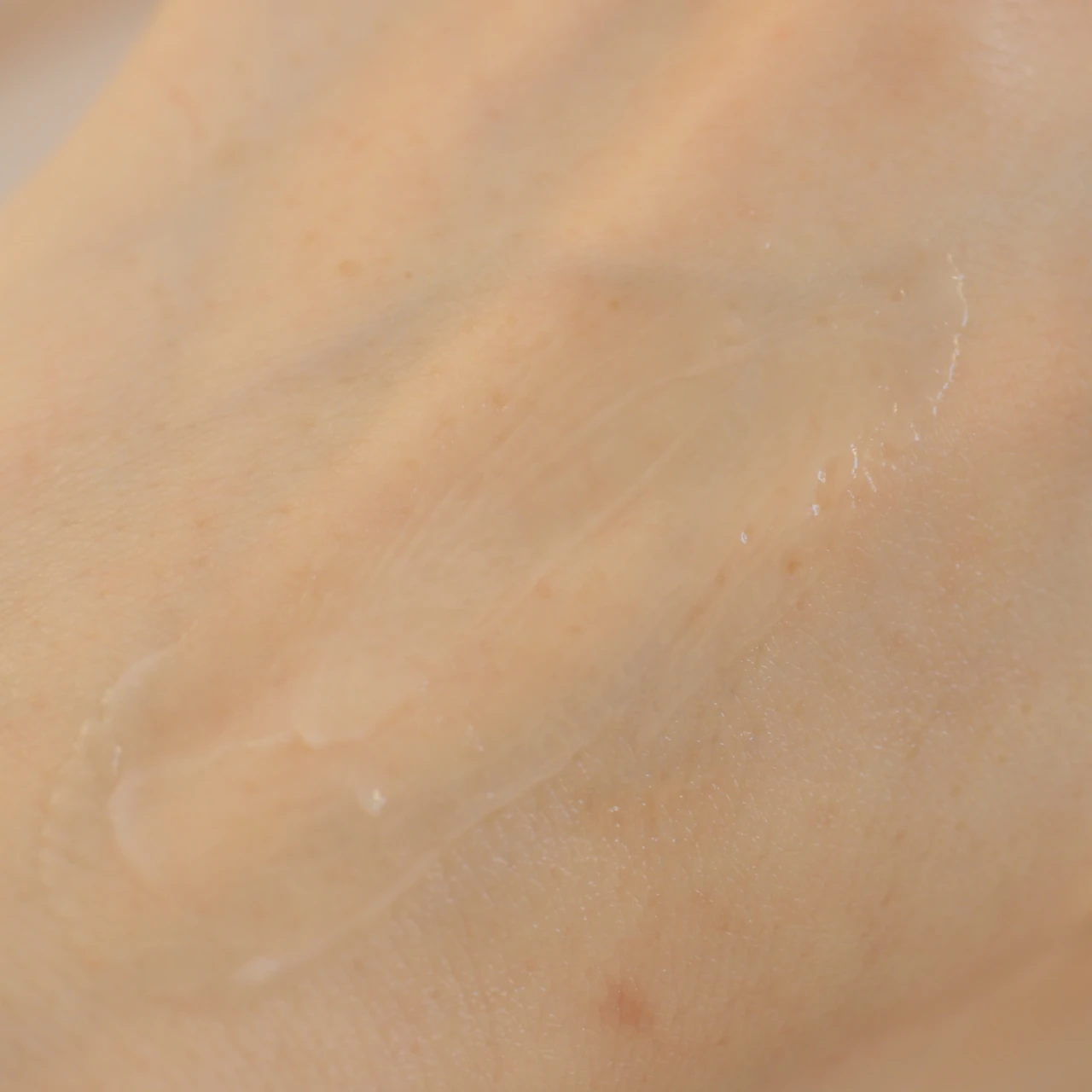 【DECENCIA(ディセンシア)】大人のゆらぎ肌におすすめ！ "角層サイエンス”に基づいた新作美白美容液とクリームをレビュー！_5_3