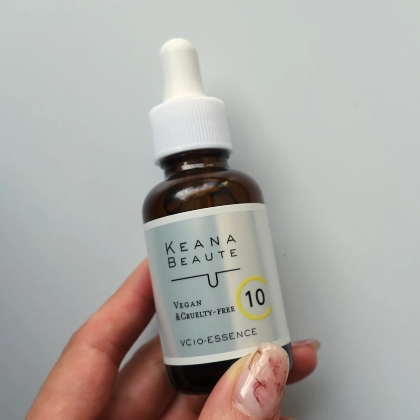 ピュアビタミンC高配合の美容液、「ケアナボーテ VC10濃美容液」紹介