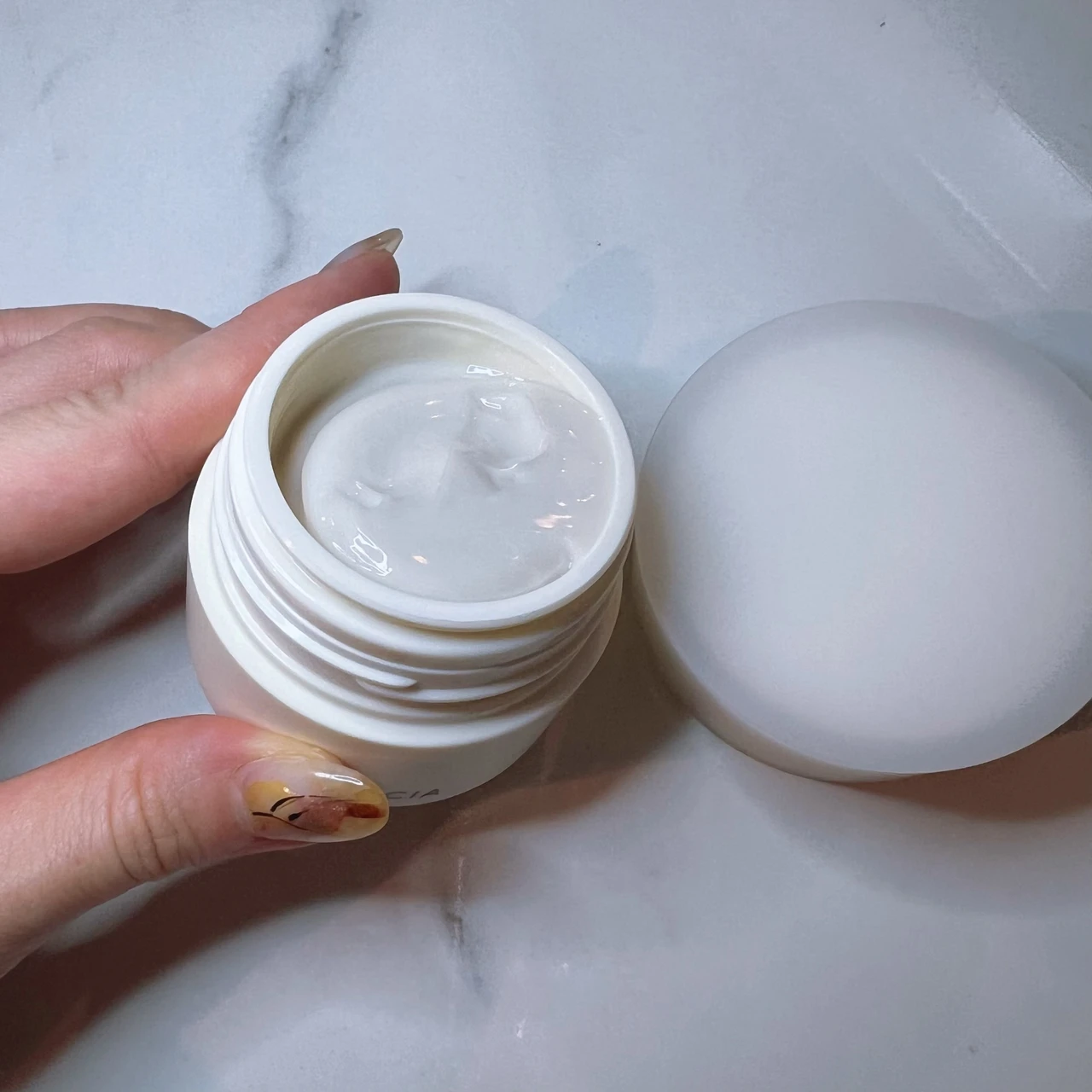 ディセンシアクリーム