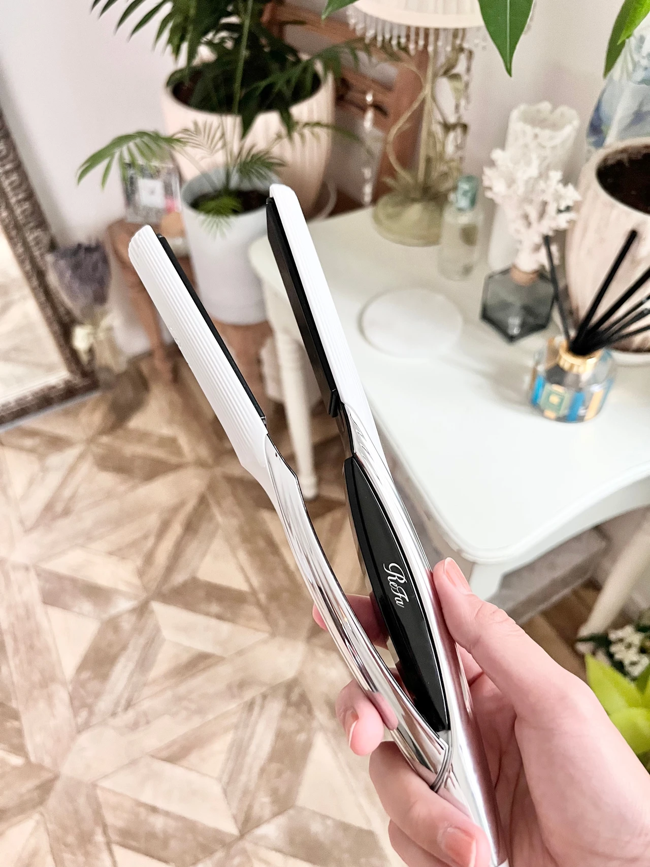 モテ髪はコレで簡単に完成♡憧れのストレートつや髪はReFa BEAUTECH STRAIGHT IRONにお任せ！_3