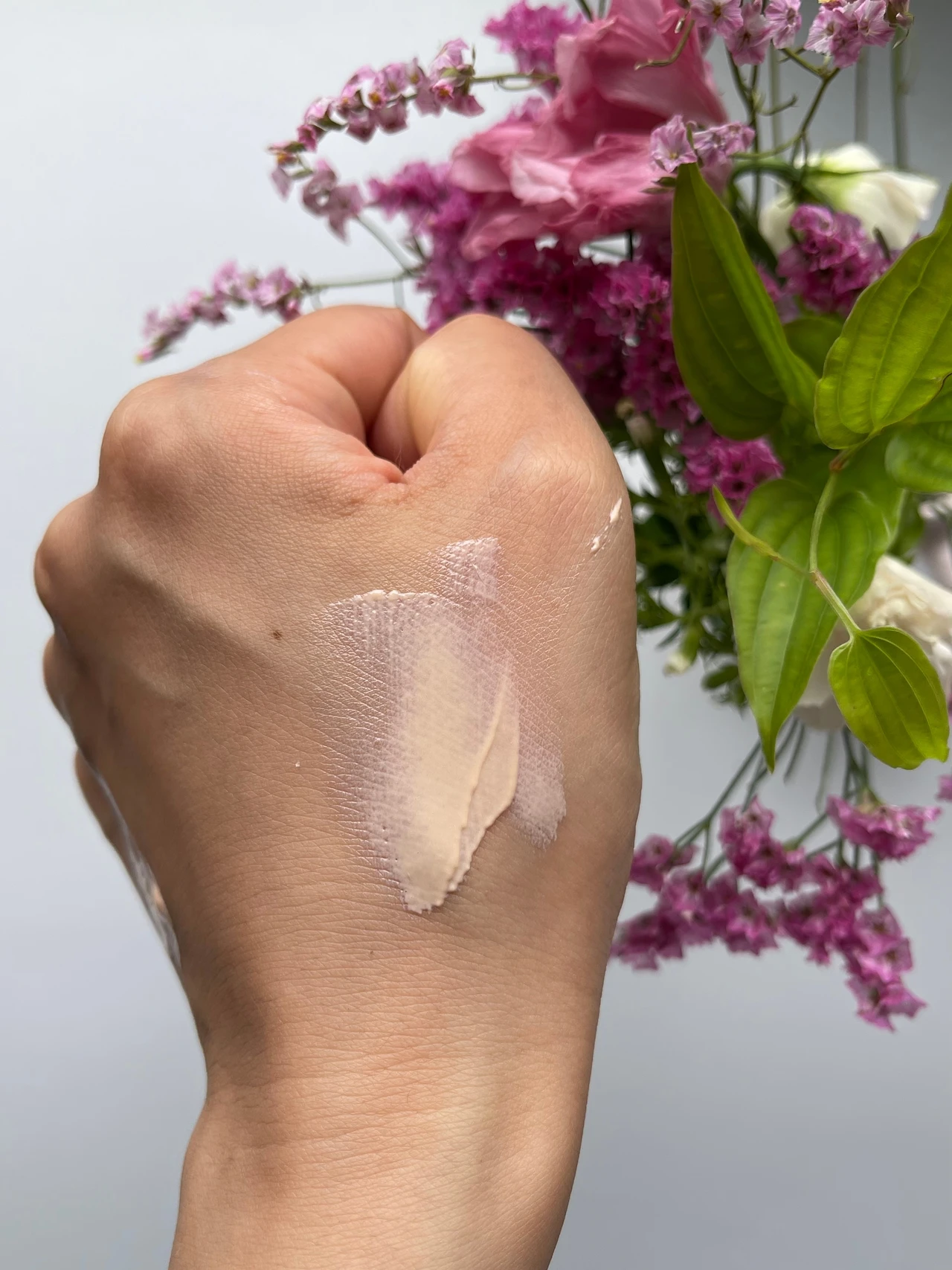 繊細なパールを肌に仕込んで、透き通るツヤ肌を！【＆be】のNewアイテム【&be UVプライマー】
_3_1