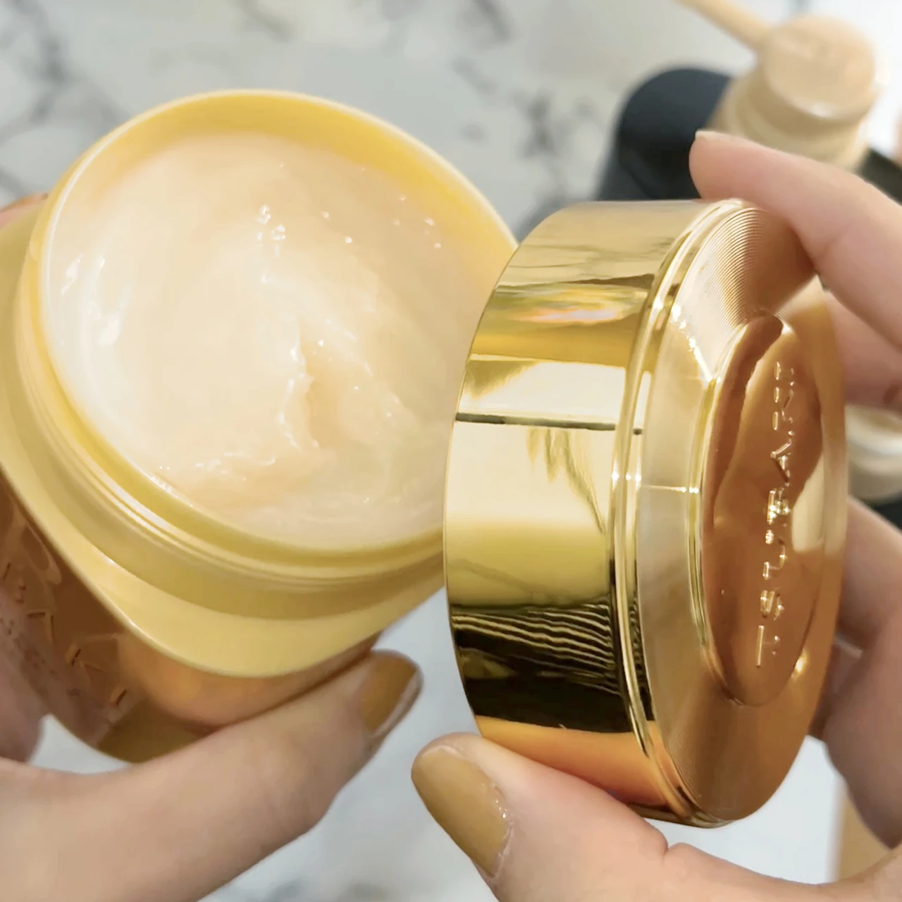 洗い上がりの髪に驚き！ダメージヘアに使ってほしい新誕生の＜黑TSUBAKI＞_3_2