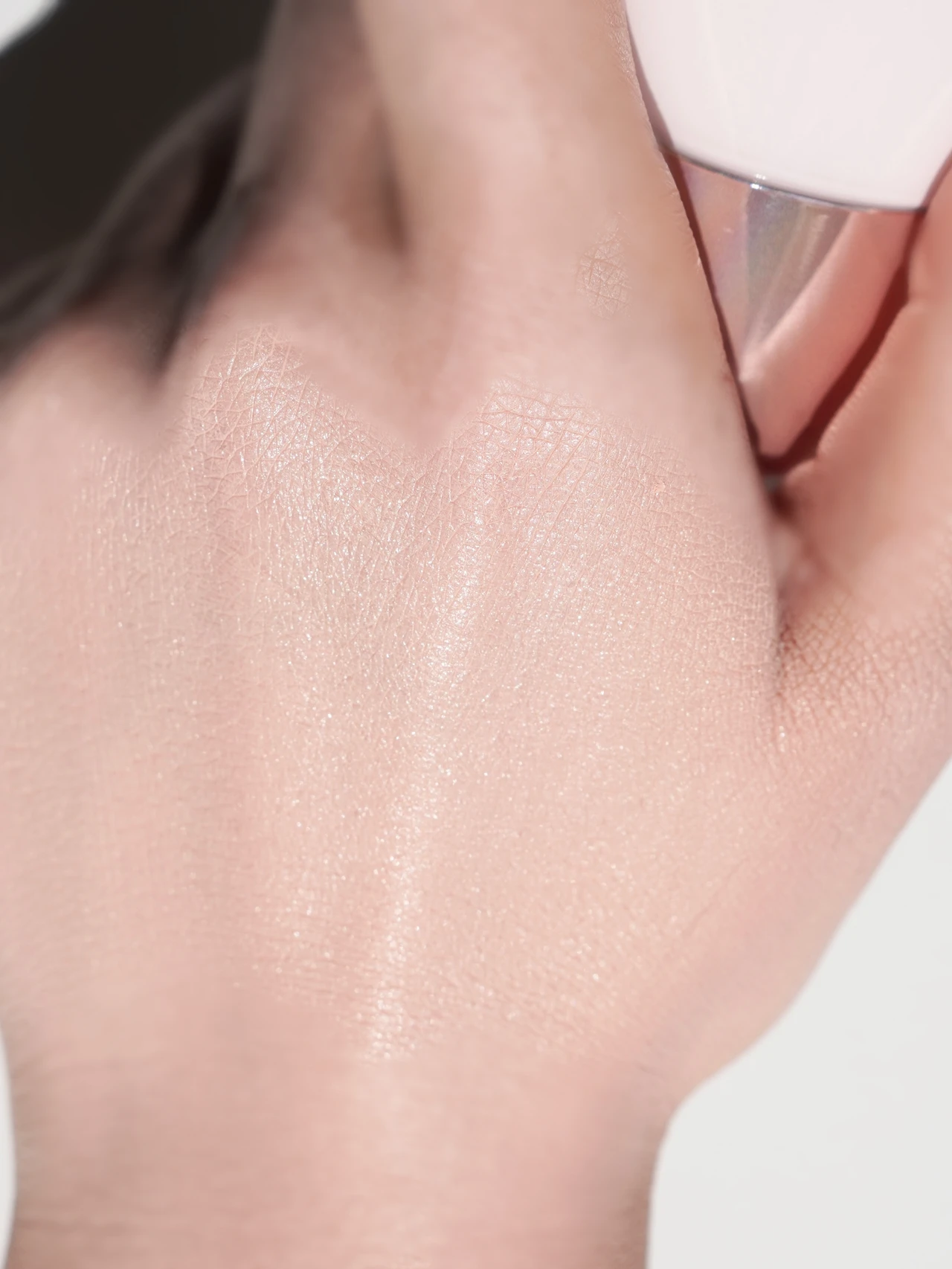 新作ハイカバーBB「プリマヴィスタ ジャストワン フニッシュ」が登場。崩れにくく、パウダーいらずのフィット感。_2_2