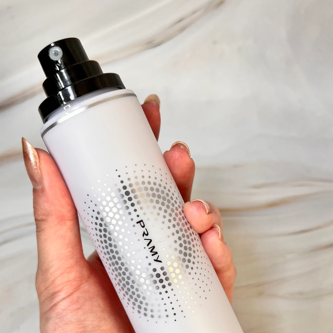 PRAMY （プラミー）　メイクアップセッティングミスト　モイストタイプ　おすすめ