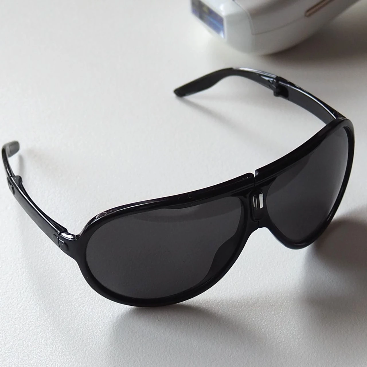 折り畳み式のゴーグル