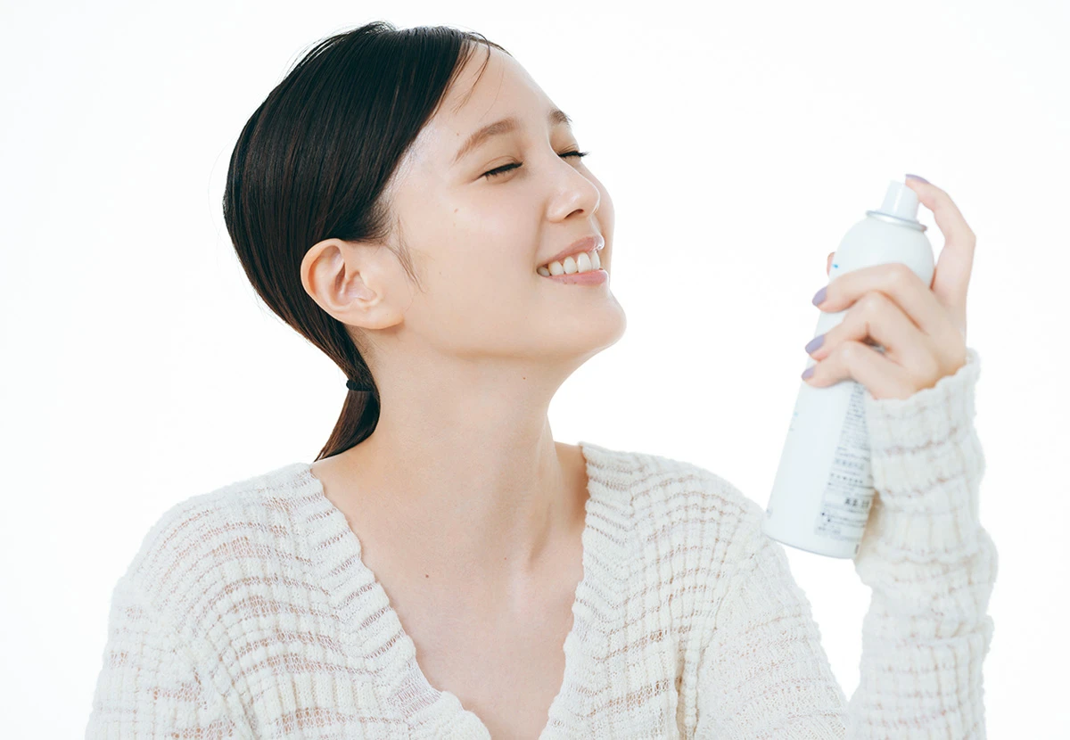 本田翼さん　キュレル ディープモイスチャースプレーの使い方➀