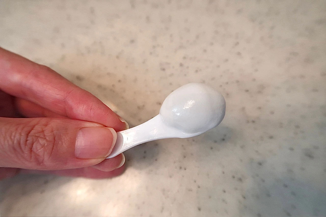 【しみ・そばかす・にきびを防ぎ、しっかり洗顔する「新感覚の洗顔パック」】SHIKARI BRIGHTENING WASH(ブラシセット)_2_1