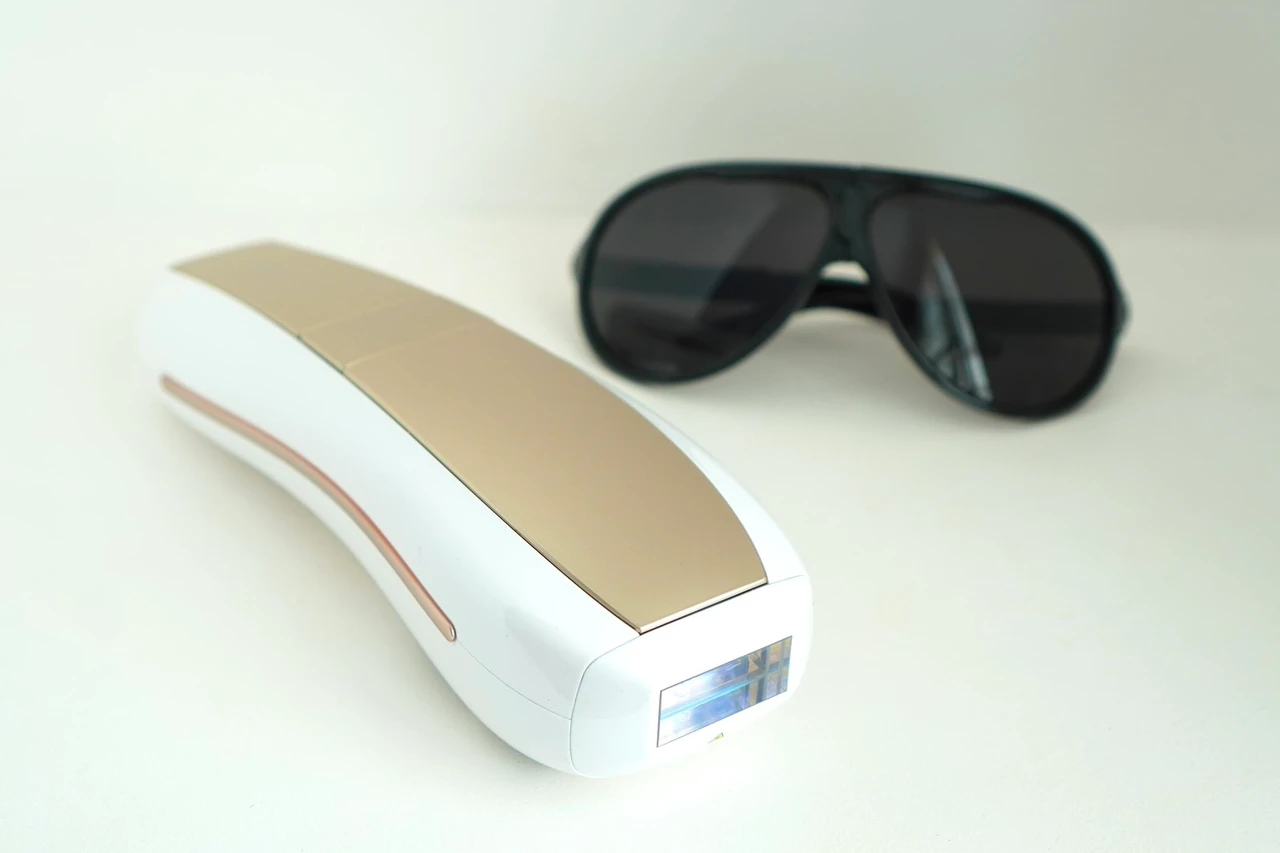 夏までにムダ毛ケア！家庭で手軽にできるのにハイパワーな脱毛器_1