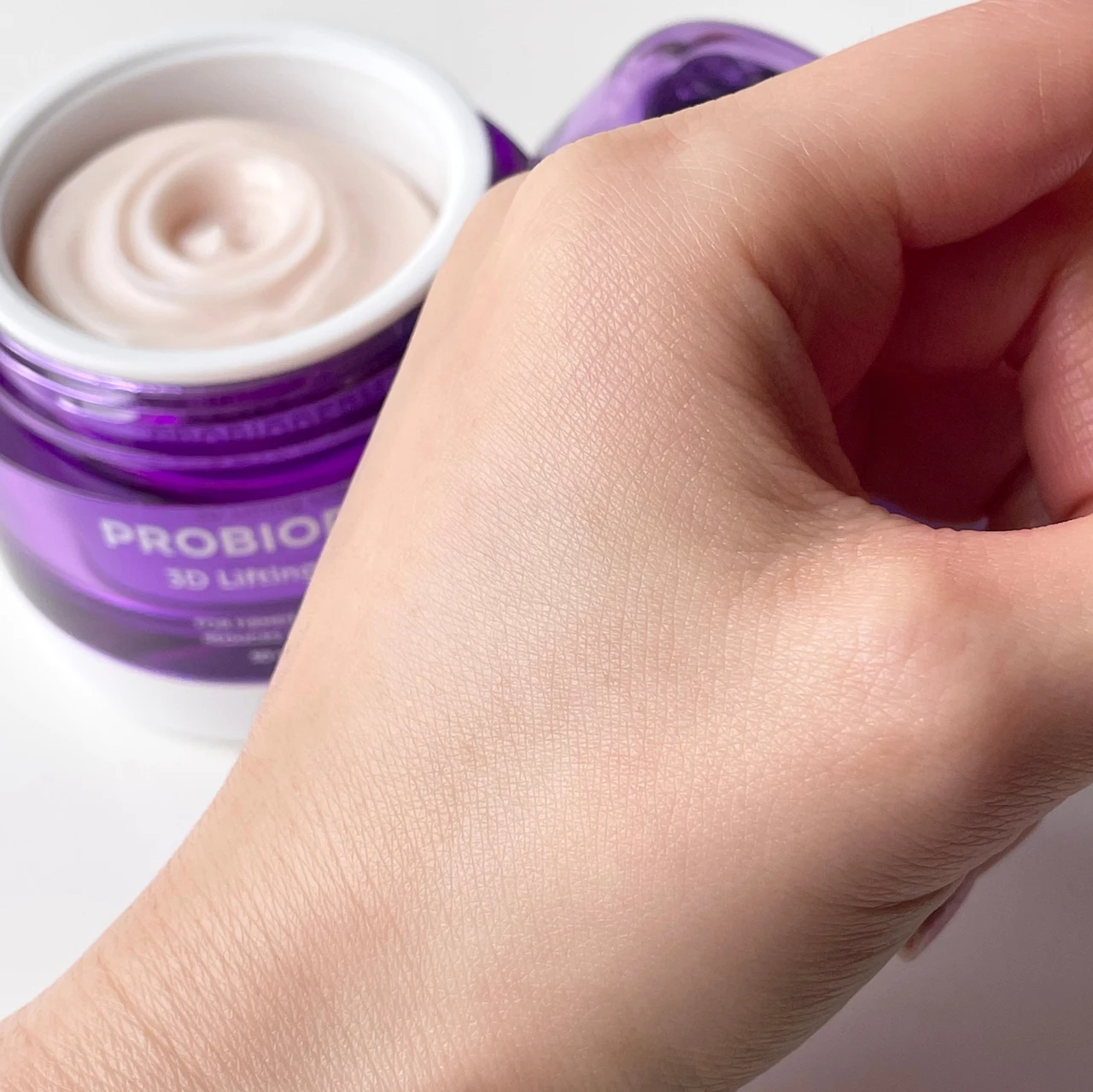 プロバイオダーム ３D リフティングクリーム