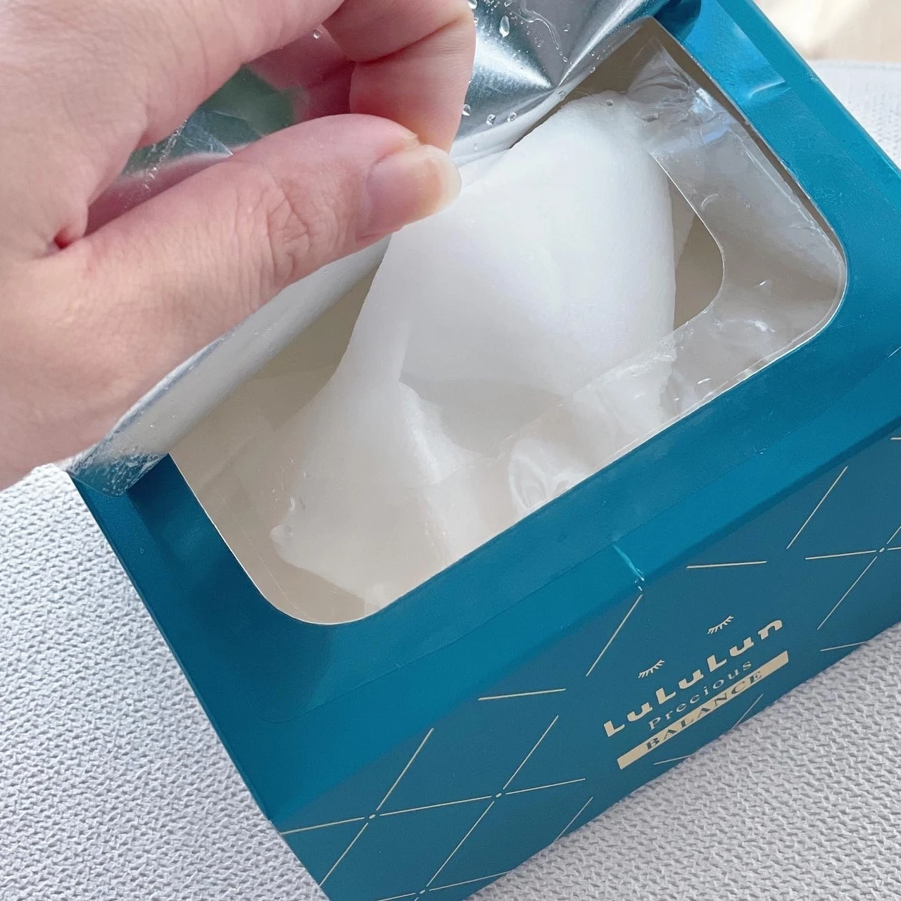 ゆらぎやすい大人の肌に...ルルルンのフェイスパックでバランスを整えてぷるんと弾むような肌へ_2