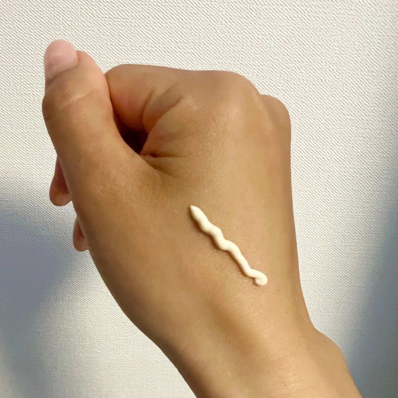 1日潤う！現役ヘアメイクアーティストが推す日焼け止め！【カバーマーク トリートメントデイクリーム】_2_1