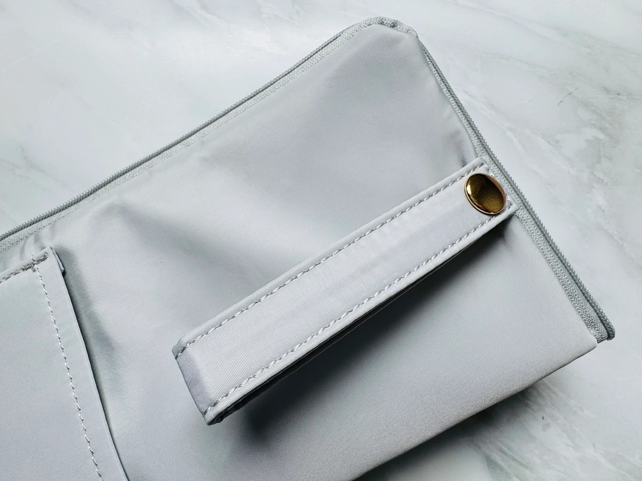 ケアレクト by プリュスオーのスムースケアアイロンの付属ポーチ