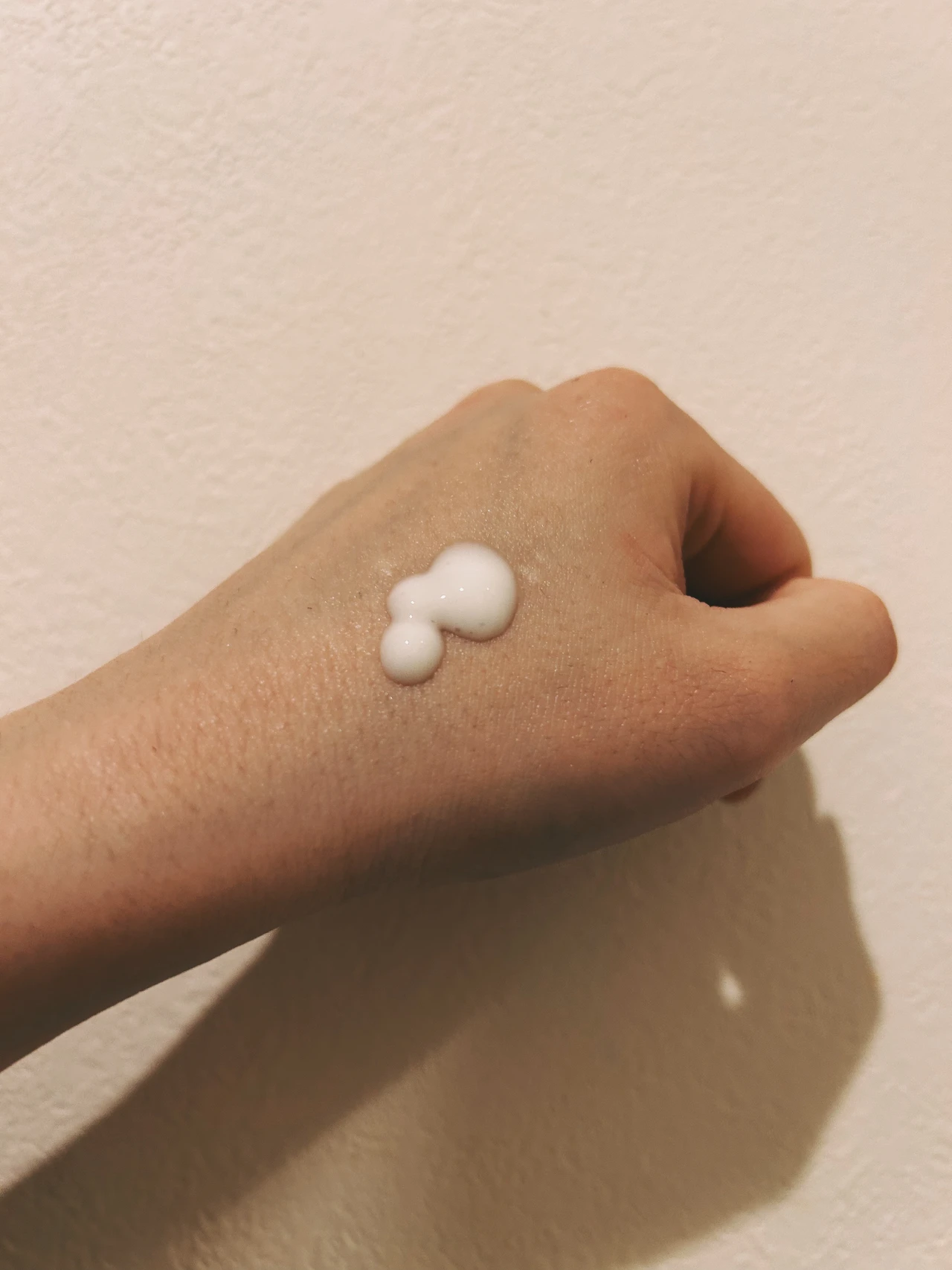 皮脂を抑えて毛穴レスなつるんと美肌に！【VT COSMETICS　シカレチA エッセンス0.1】今日からシカレチ始めてみませんか？_2_1