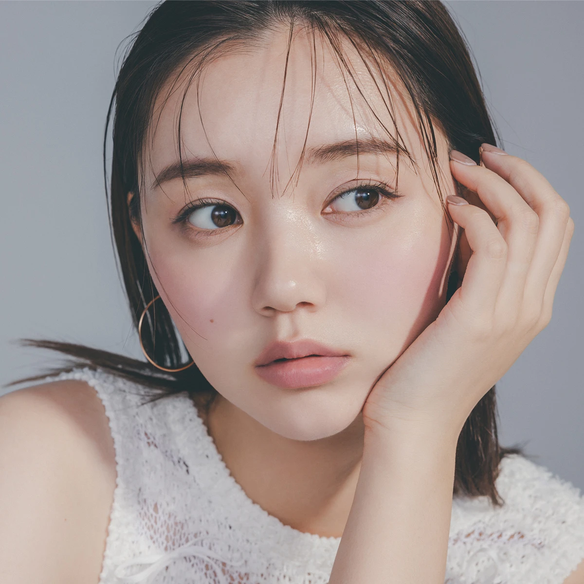 コンシーラー1本で肌に革命。ローラ メルシエだからできた新ベースメイクアイテムで、毛穴もクマもバレない肌_6