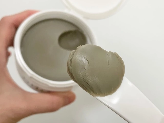 「デュオ ザ クレンジングバーム ホワイトa」テクスチャー