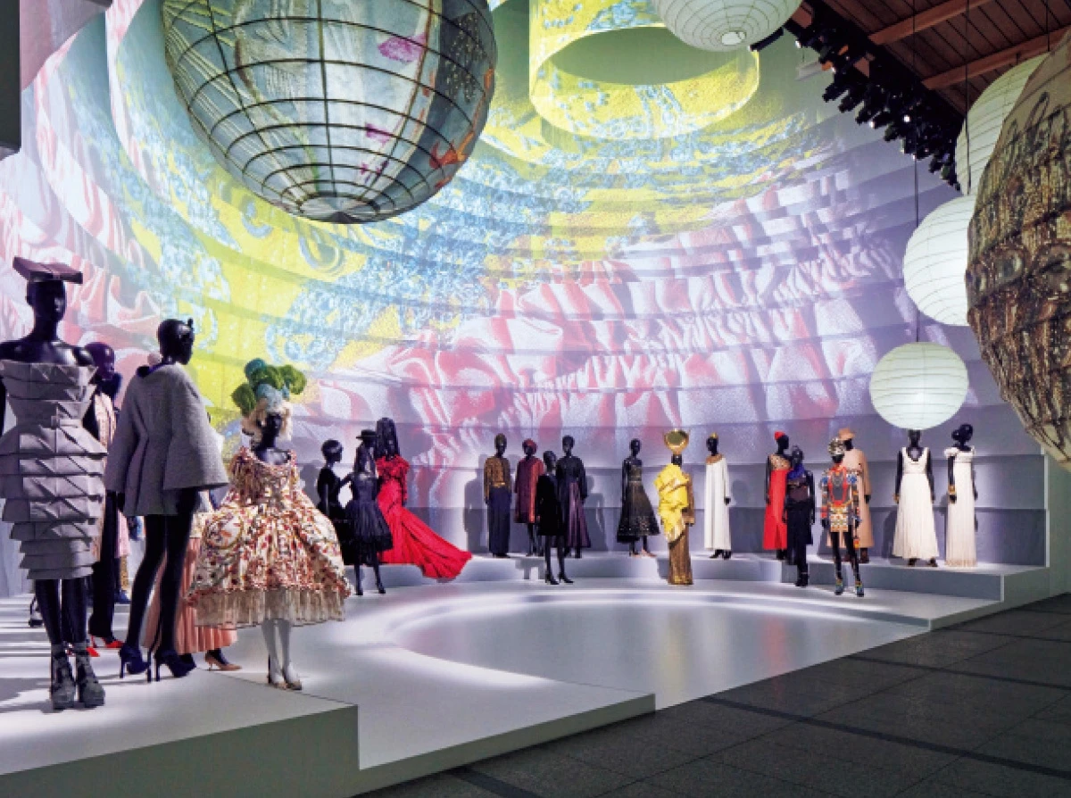 世界各国の文化を称え、想を得たコレクション。