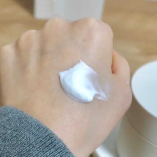 生クリームみたいなテクスチャー！ルームエスのクレンジングクリーム_3