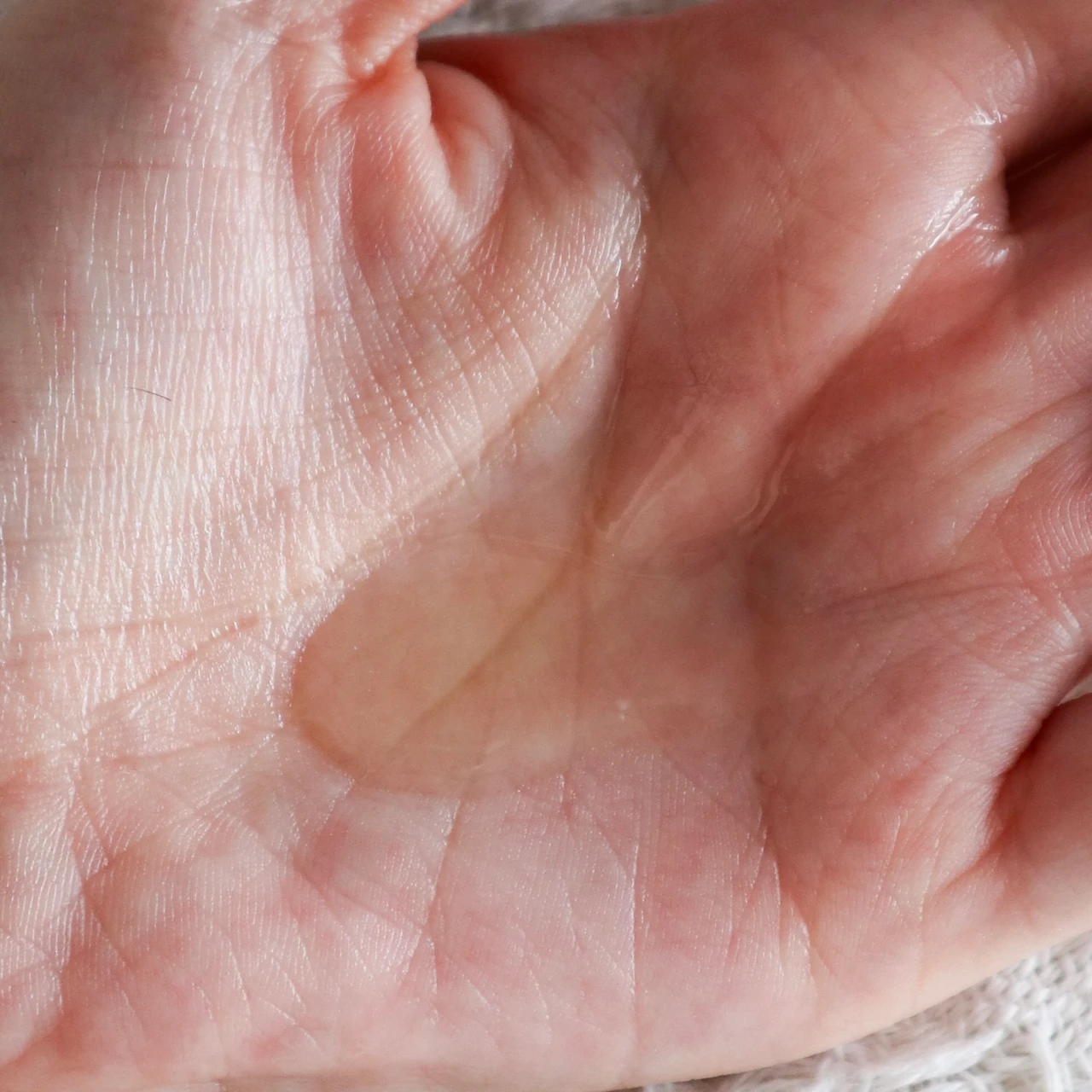 ケアナボーテ VC10濃美容液 テクスチャ